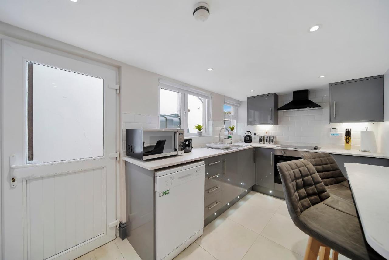 Magee Town House 'Sleeping 8 Guests' Villa Londonderry Eksteriør bilde