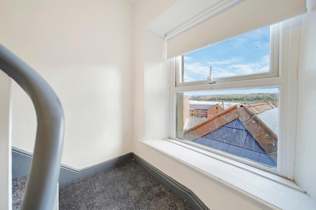 Magee Town House 'Sleeping 8 Guests' Villa Londonderry Eksteriør bilde